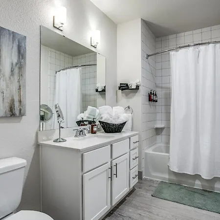 Modern Cozy Condo Facing Riverwalk W King Suite San Antonio Exterior photo