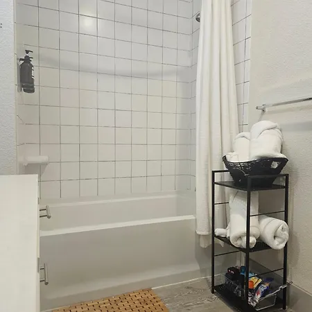 Modern Cozy Condo Facing Riverwalk W King Suite San Antonio Exterior photo